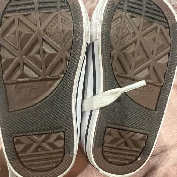 Converse - Picture 2 of 5